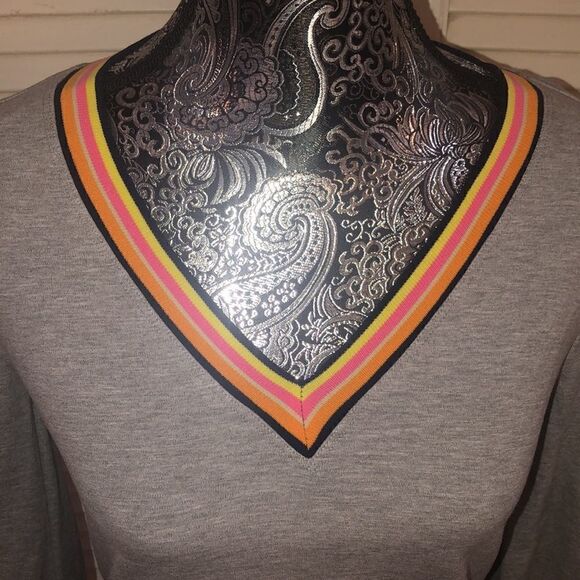 Trina Turk Neon Trim VNeck Athleisure Dress. Run 🏃‍♀️ to your Cocktail 🍹 Party - Picture 3 of 16